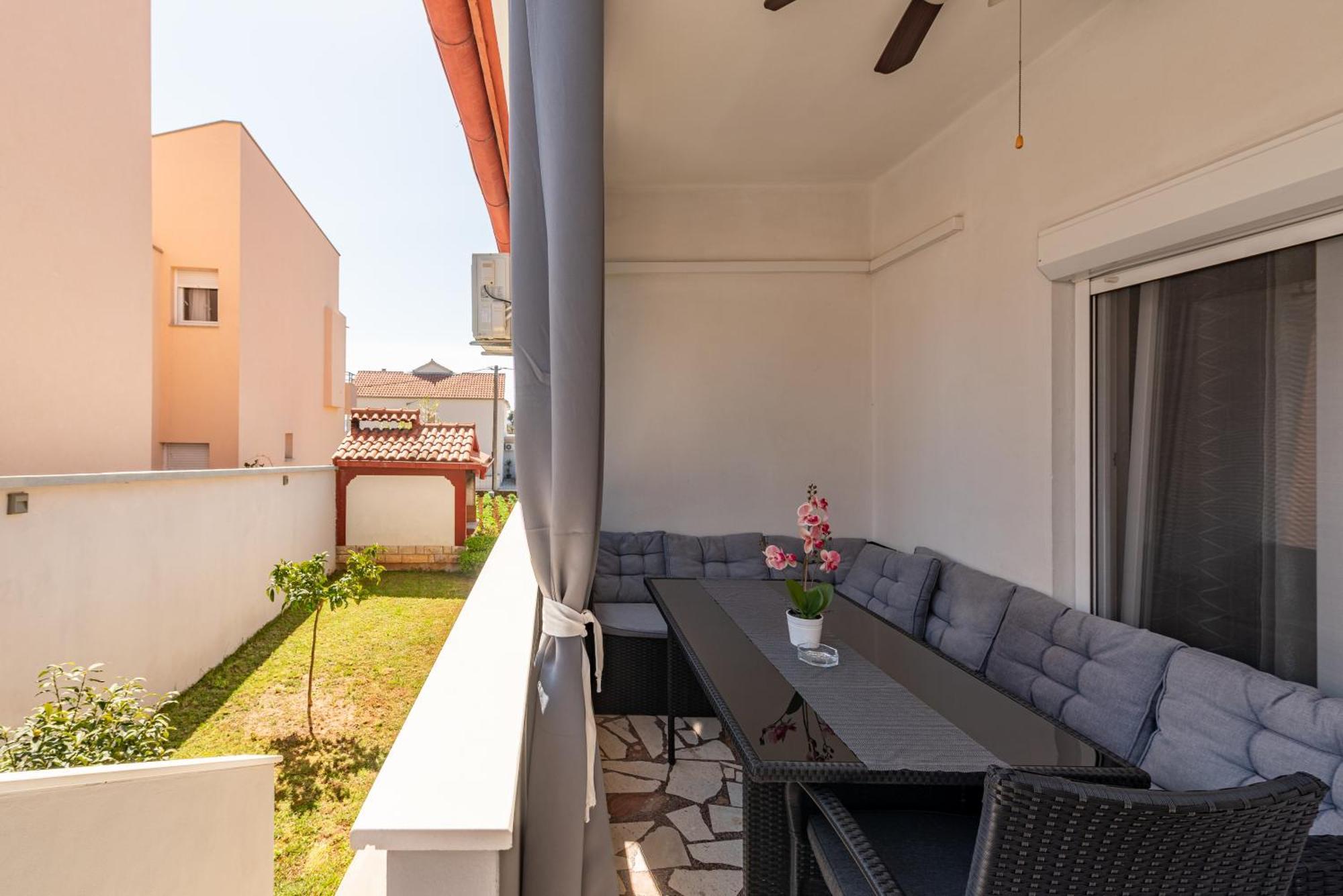 Floyd Apartment Bibinje Exterior foto